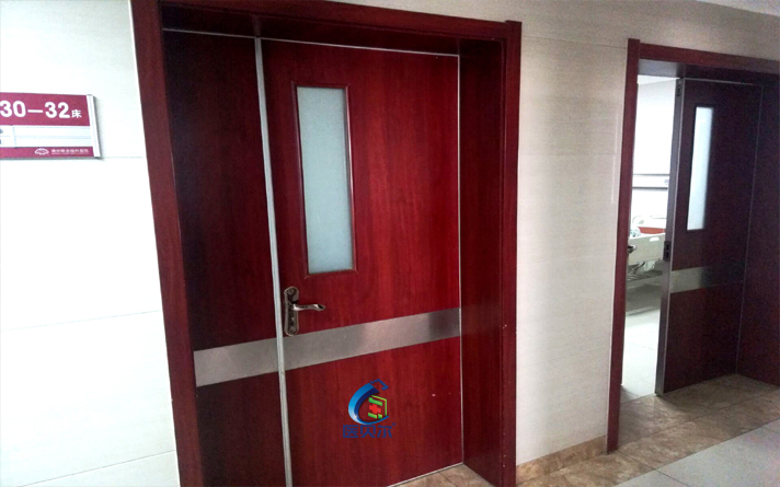 全面提高醫(yī)療服務(wù)質(zhì)量，現(xiàn)代化手術(shù)室應(yīng)配備醫(yī)用鋼質(zhì)手術(shù)室氣密門